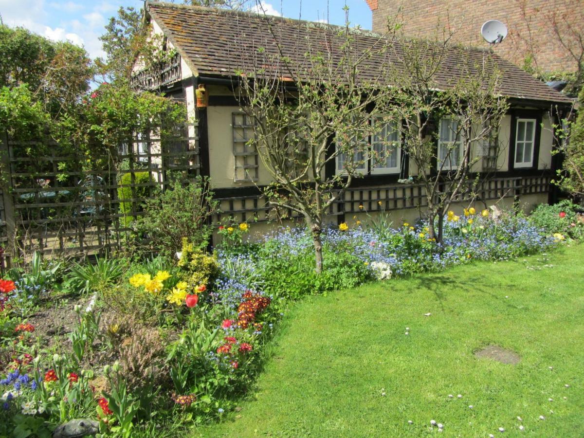 The Stable Villa Eastleigh Eksteriør billede